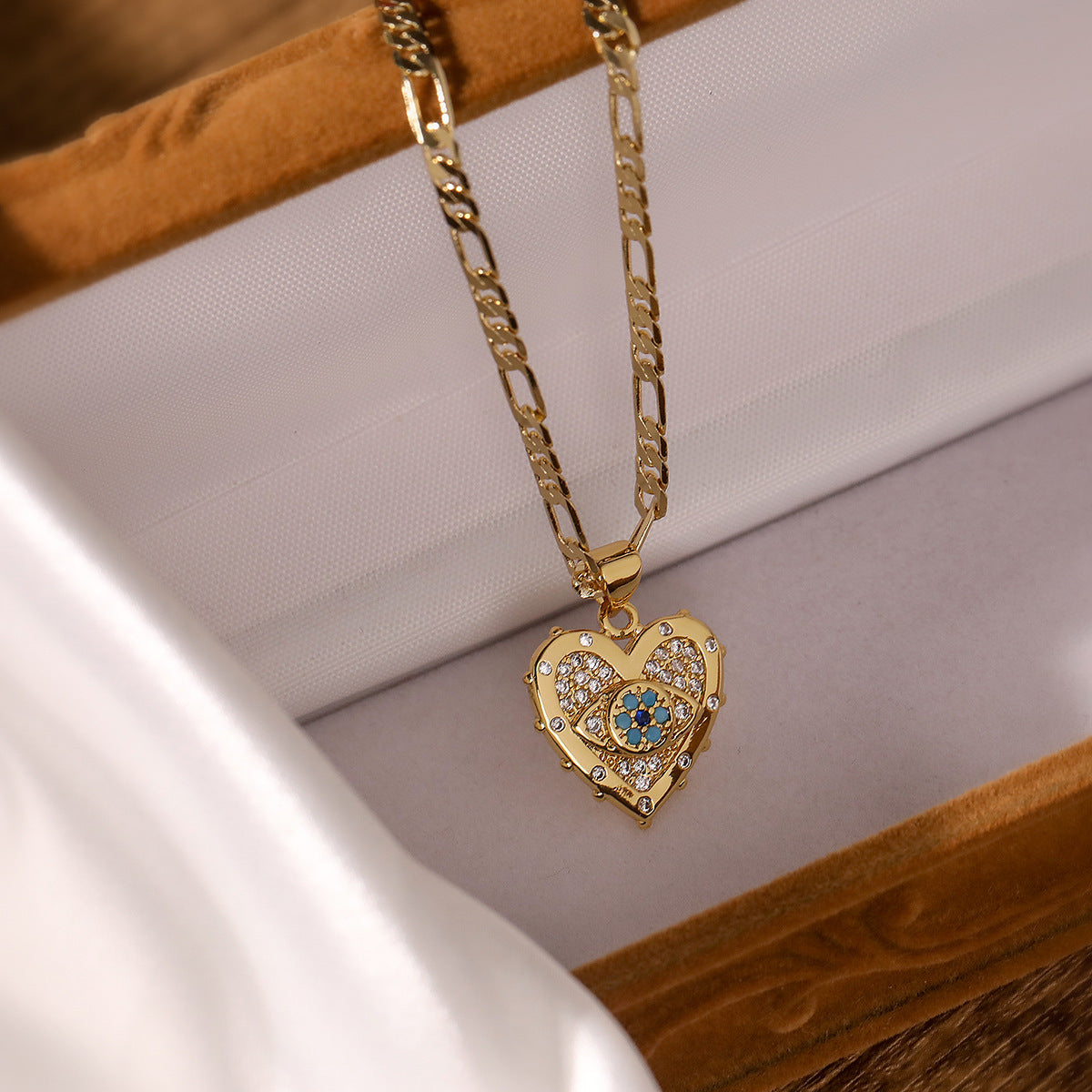 Heart-Shaped Zircon Pendant Necklace And Earrings Suite